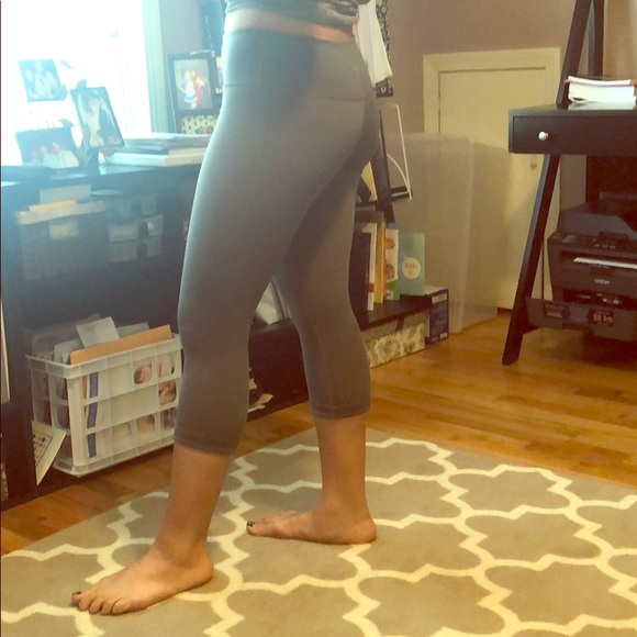 lululemon athletica Pants - Lululemon legging capris lululemon athletica Pants - Lululemon legging capris